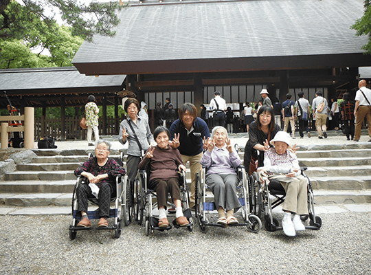 熱田神宮参拝。